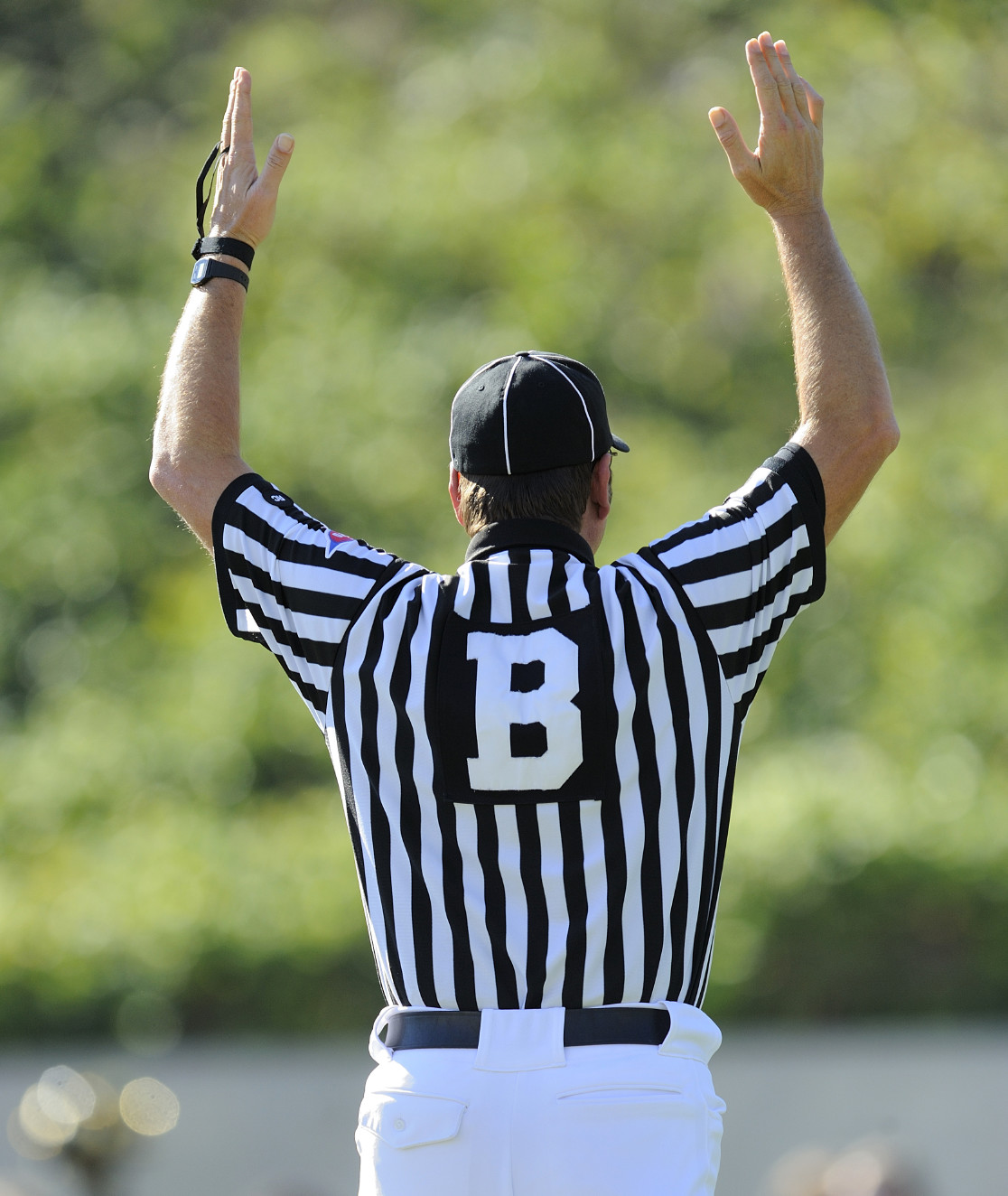 Photo of referee making the call